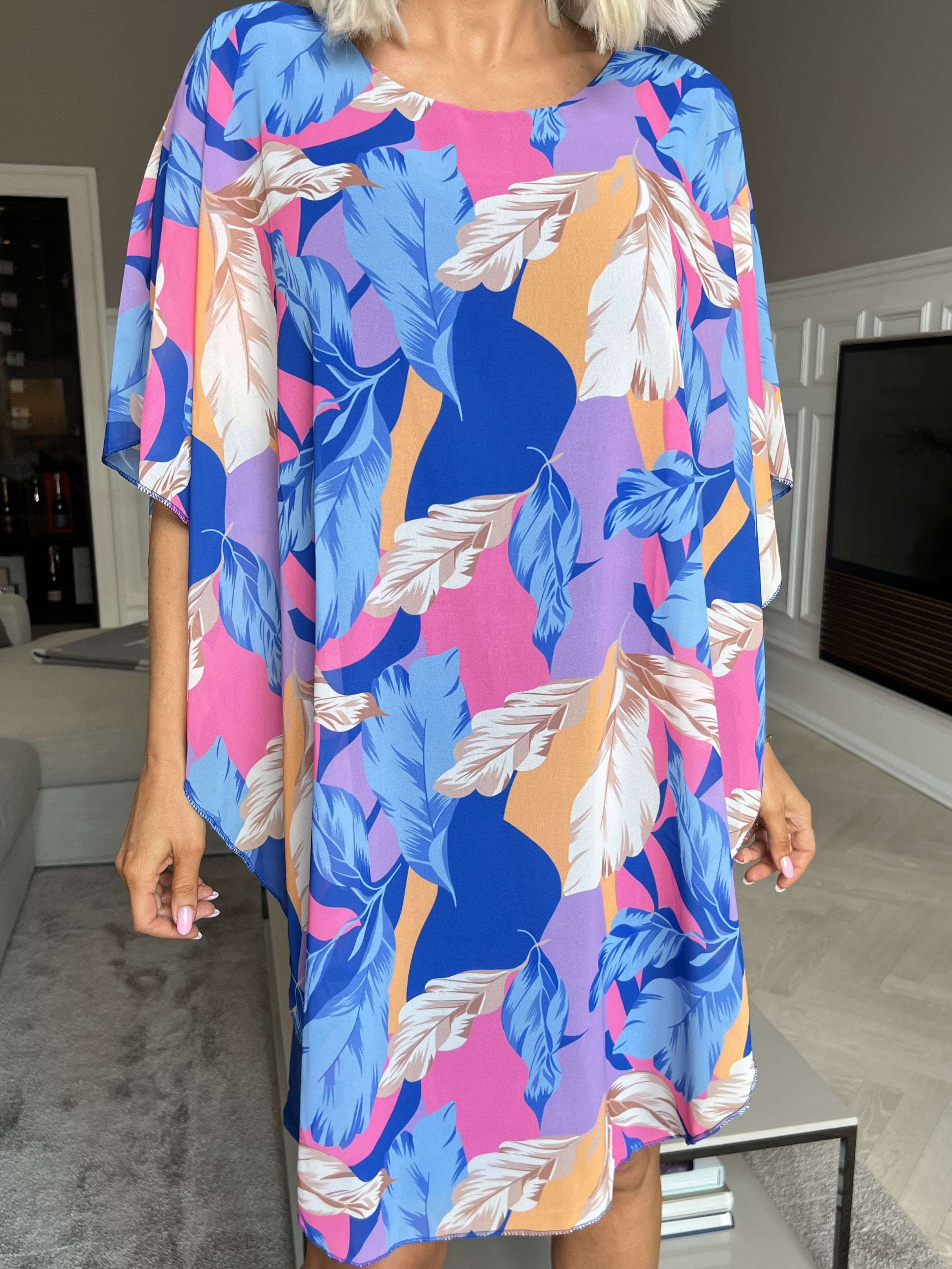 Kenya Feather - Tunikakjole med mønstret chiffonlag